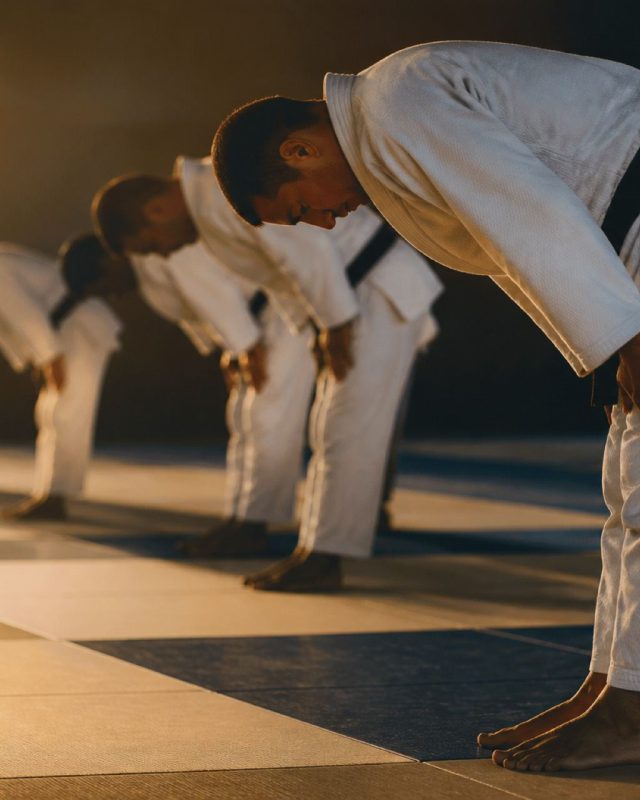 Deux judokas en plein randori